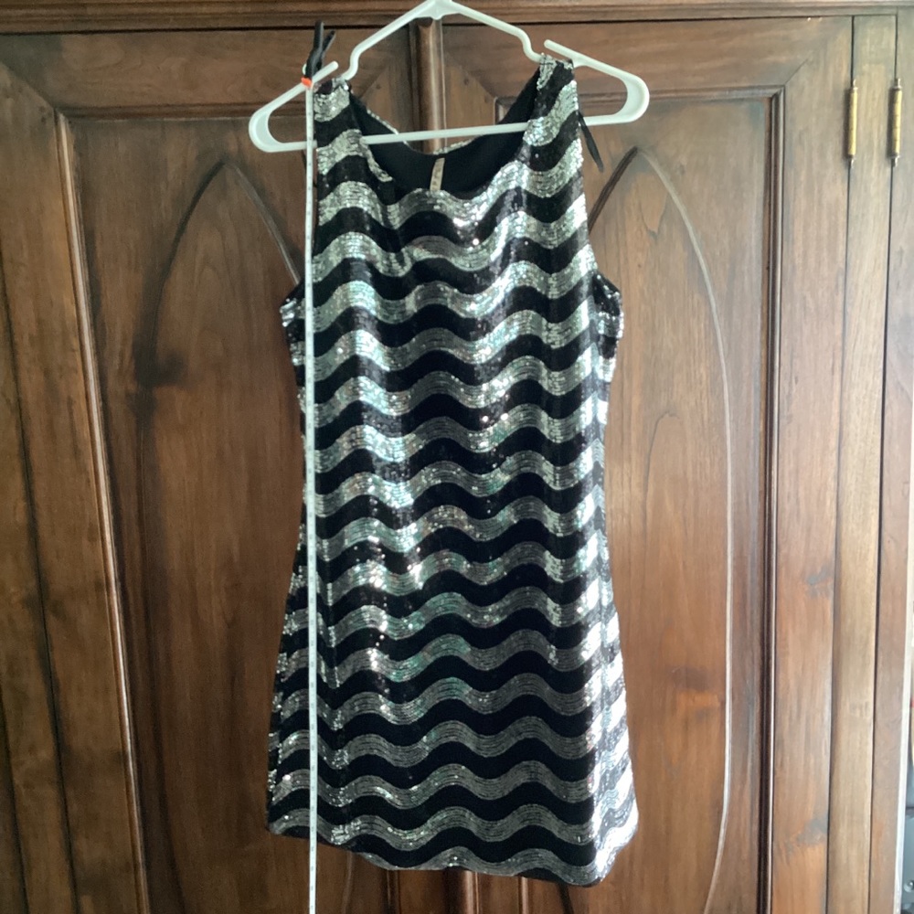 Fresh at LA - zig zag sequence dress (M)